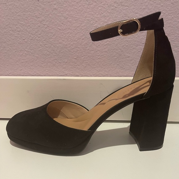 Kelly & Katie Black Block Heel Dress Shoes - Picture 2 of 8